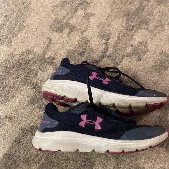 Under Armour navy running shoe - Picture 4 of 7